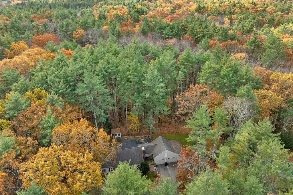 10 Winterberry Drive Amherst NH 03031