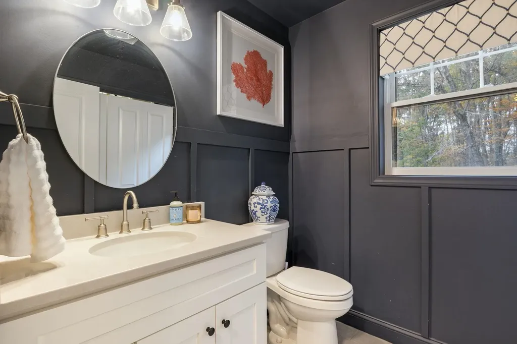 21 West Shore Park Road Kingston NH 03848