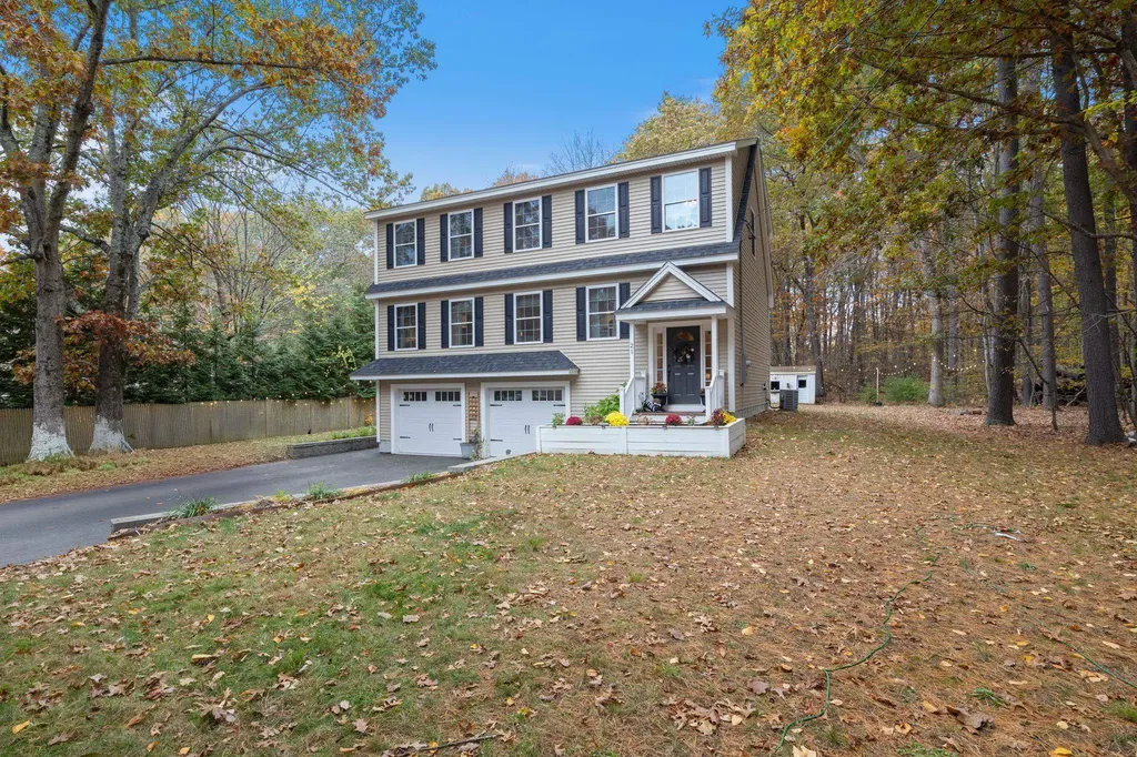 21 West Shore Park Road Kingston NH 03848