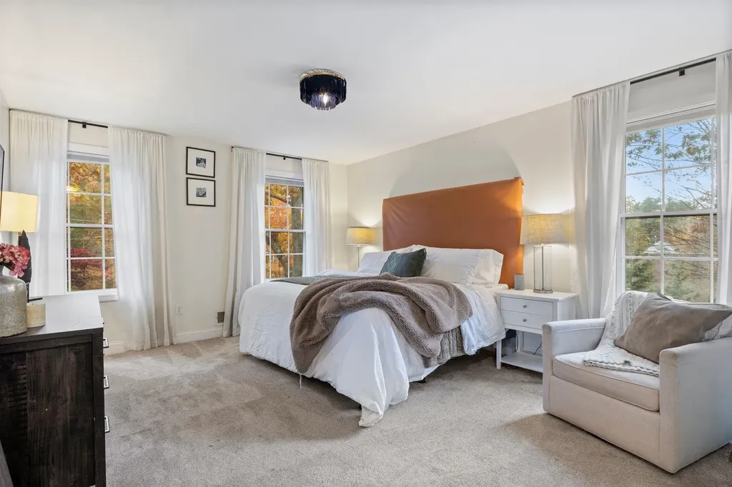 21 West Shore Park Road Kingston NH 03848