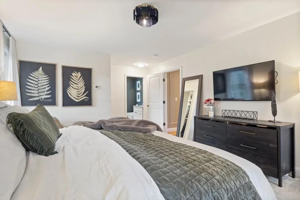 21 West Shore Park Road Kingston NH 03848