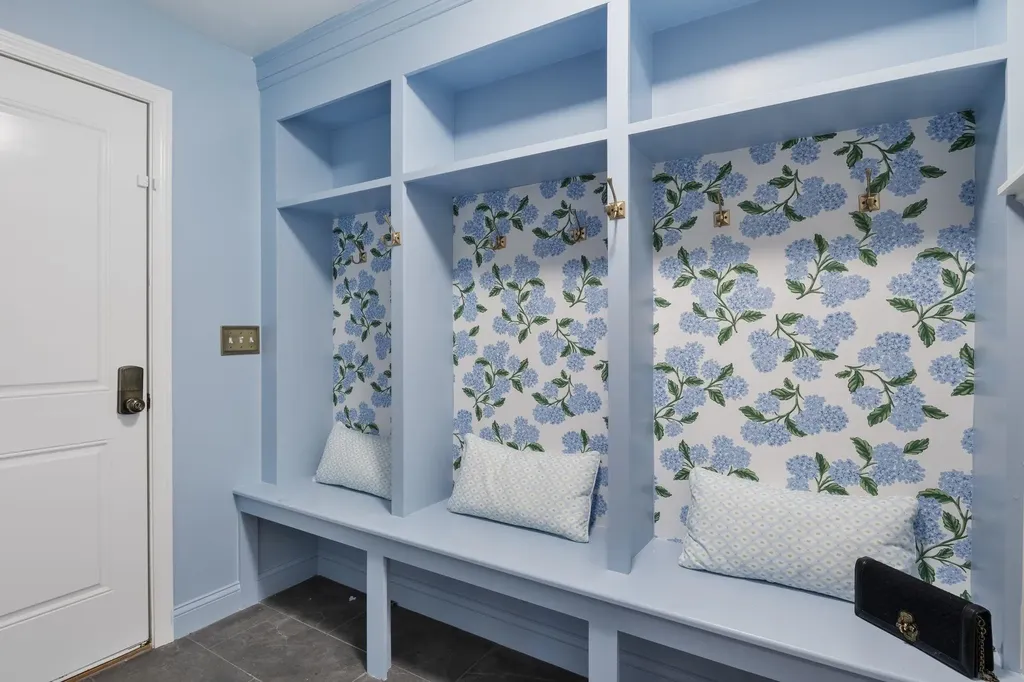 21 West Shore Park Road Kingston NH 03848