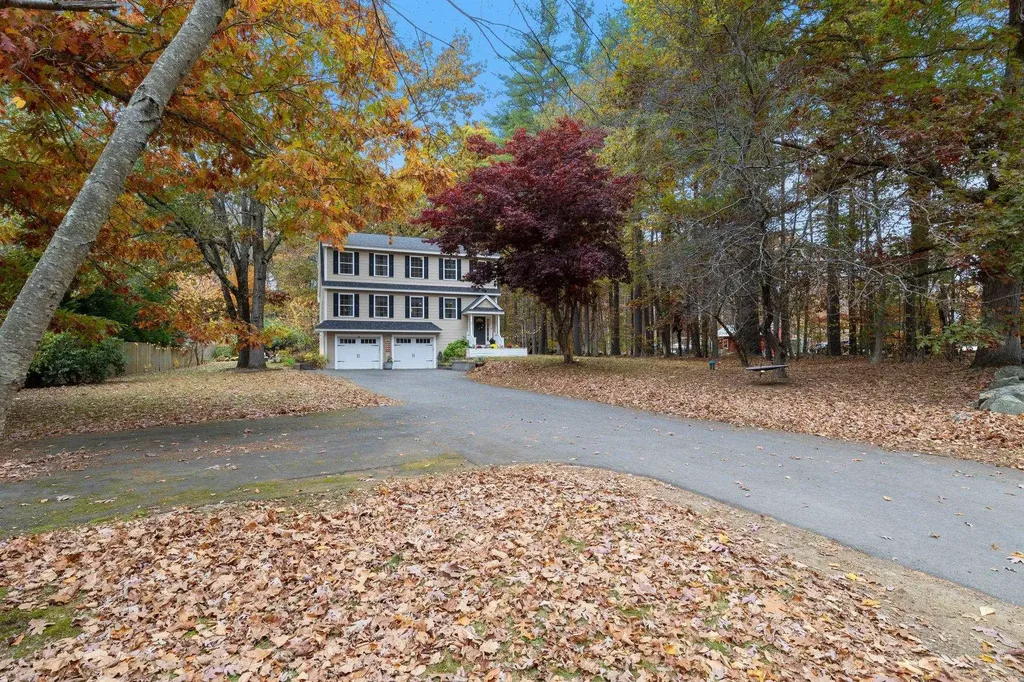 21 West Shore Park Road Kingston NH 03848