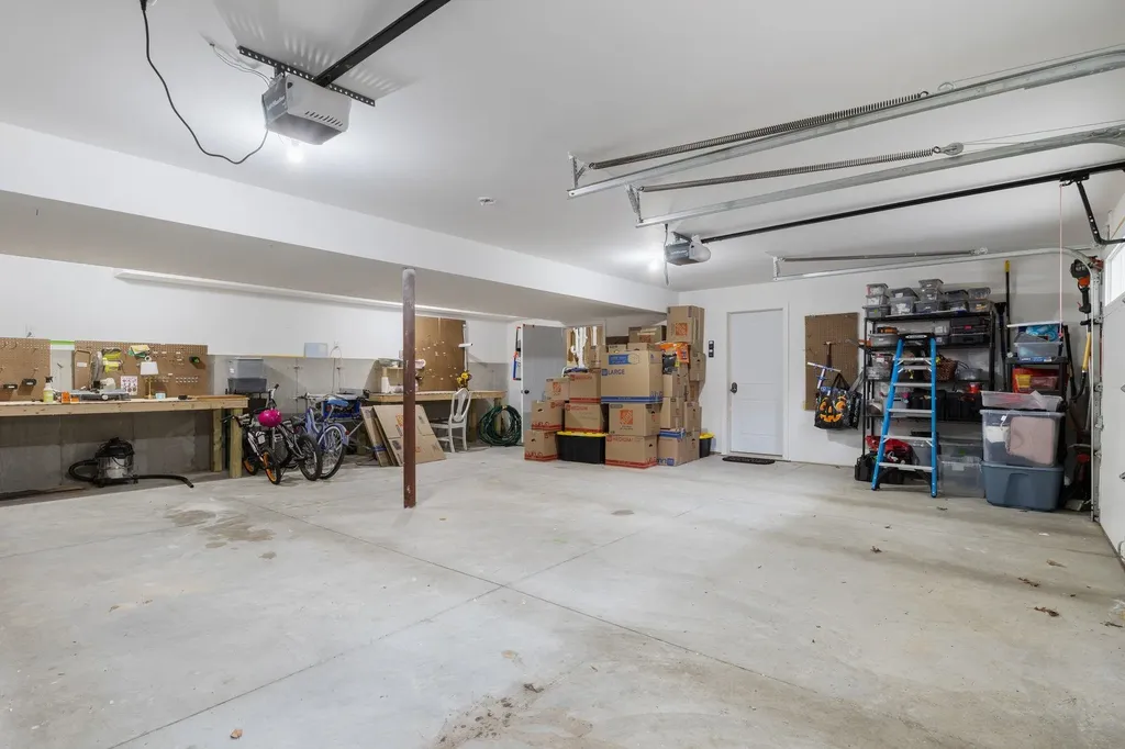 21 West Shore Park Road Kingston NH 03848