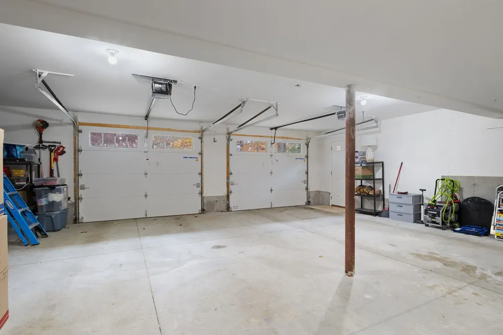 21 West Shore Park Road Kingston NH 03848