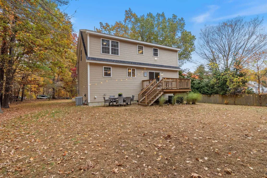 21 West Shore Park Road Kingston NH 03848