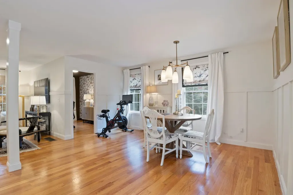 21 West Shore Park Road Kingston NH 03848