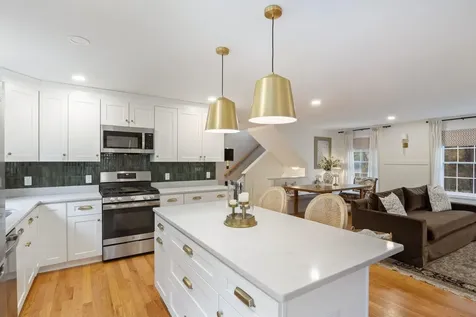 21 West Shore Park Road Kingston NH 03848