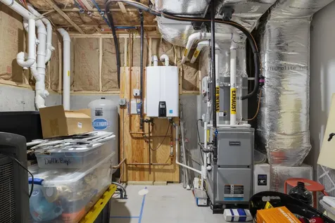 21 West Shore Park Road Kingston NH 03848