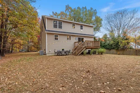 21 West Shore Park Road Kingston NH 03848