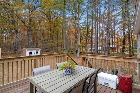 21 West Shore Park Road Kingston NH 03848