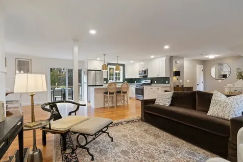 21 West Shore Park Road Kingston NH 03848