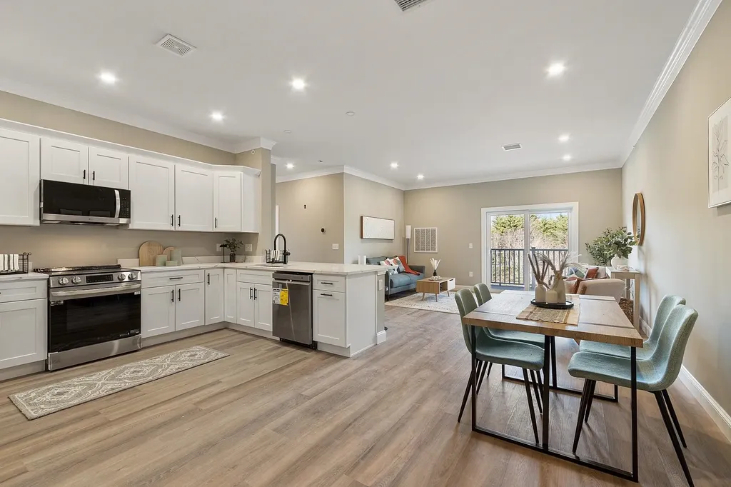 10100 S Willow Street Manchester NH 03103