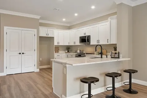 10100 S Willow Street Manchester NH 03103