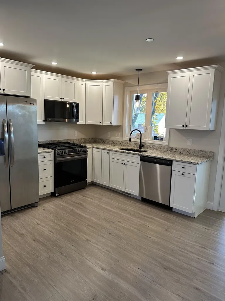 12 Sapphire Lane Nashua NH 03060