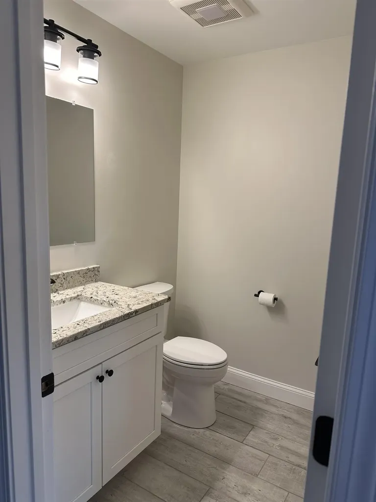 12 Sapphire Lane Nashua NH 03060