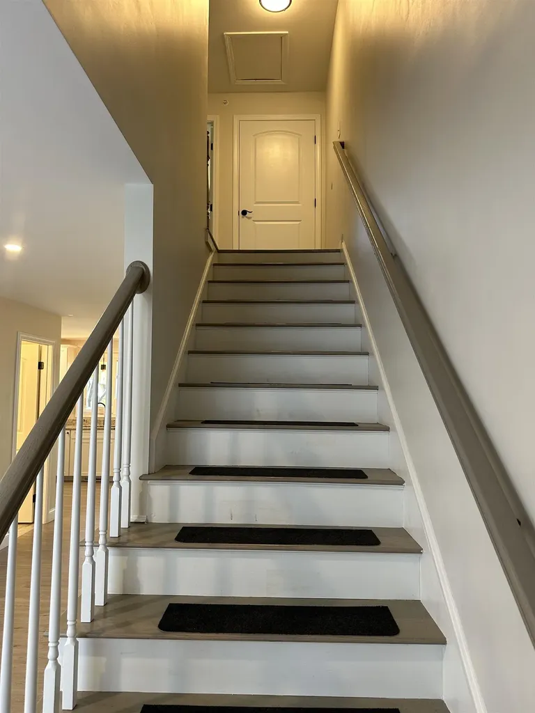 12 Sapphire Lane Nashua NH 03060