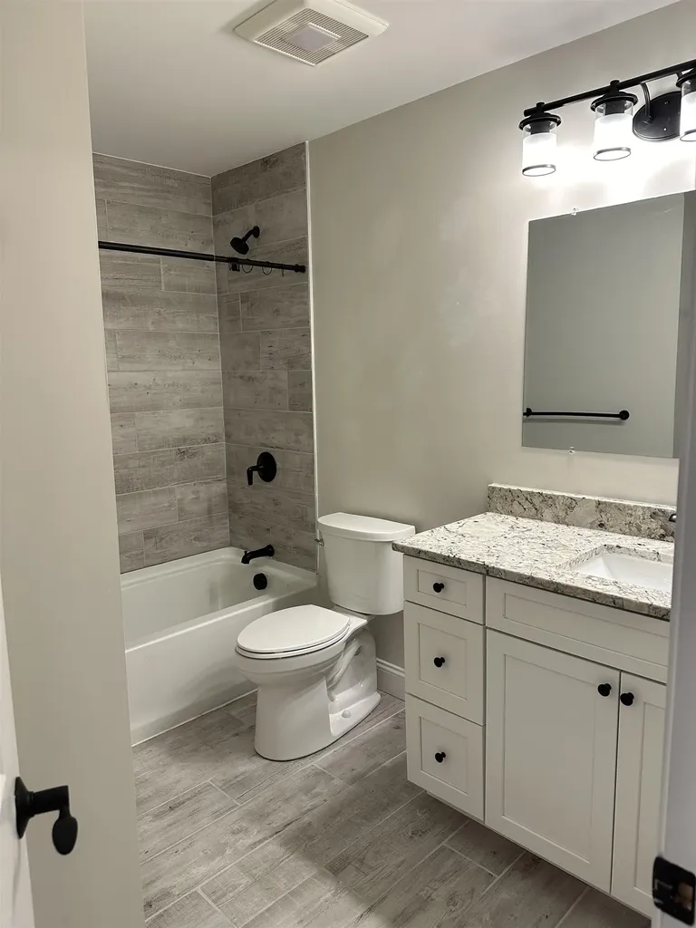 12 Sapphire Lane Nashua NH 03060