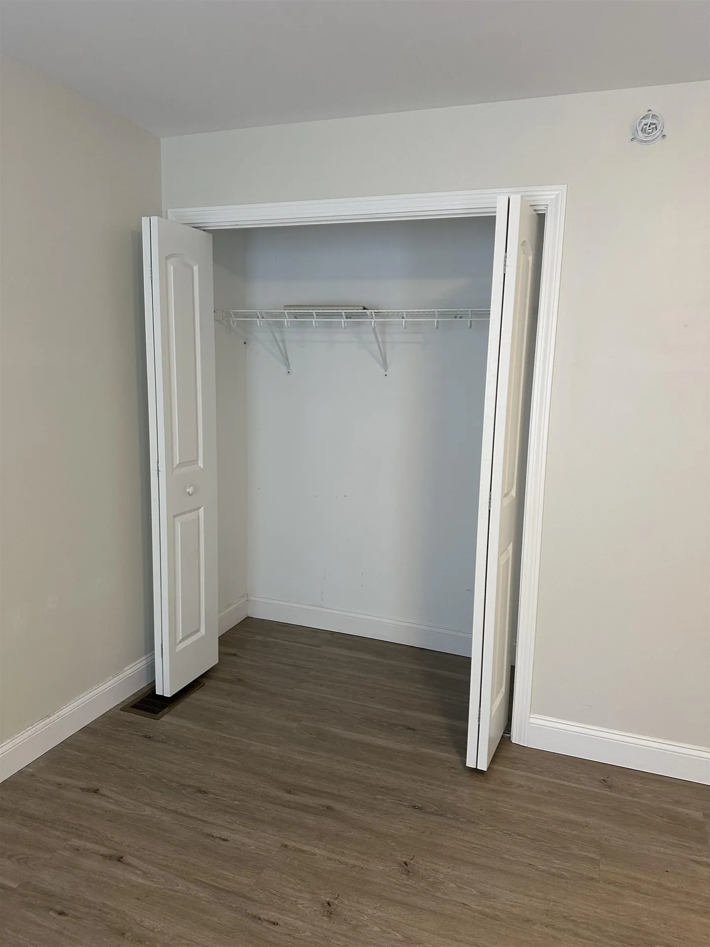 12 Sapphire Lane Nashua NH 03060