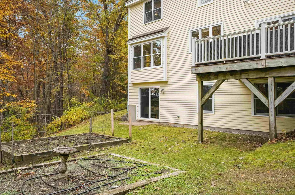 6 Whittemore Lane Amherst NH 03031