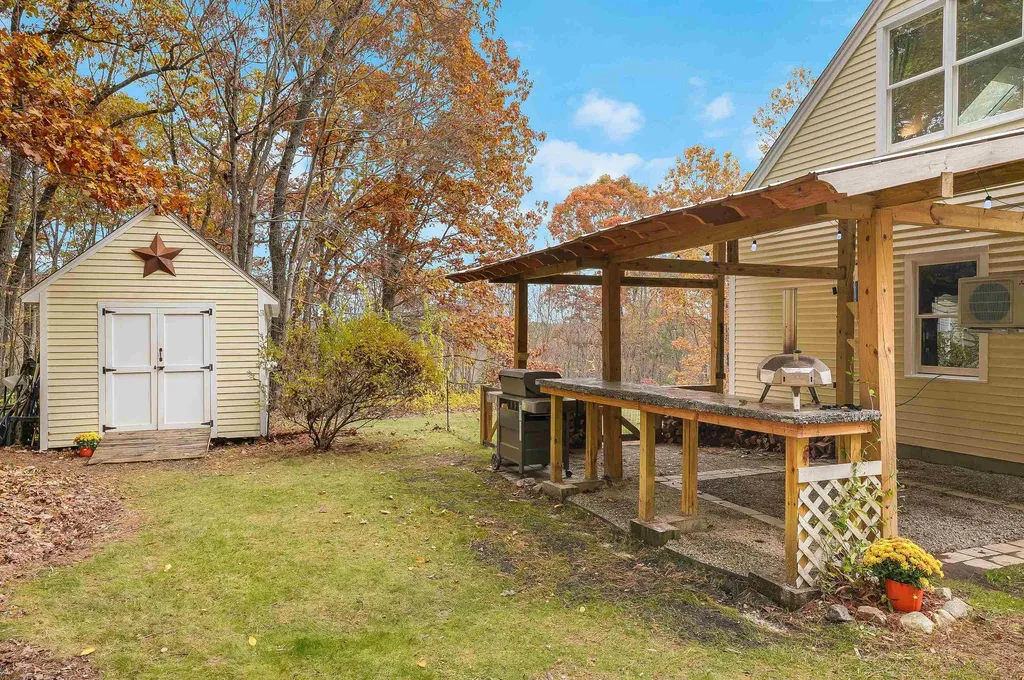 6 Whittemore Lane Amherst NH 03031