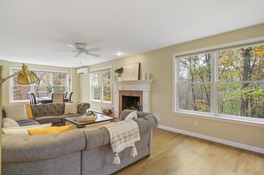 6 Whittemore Lane Amherst NH 03031