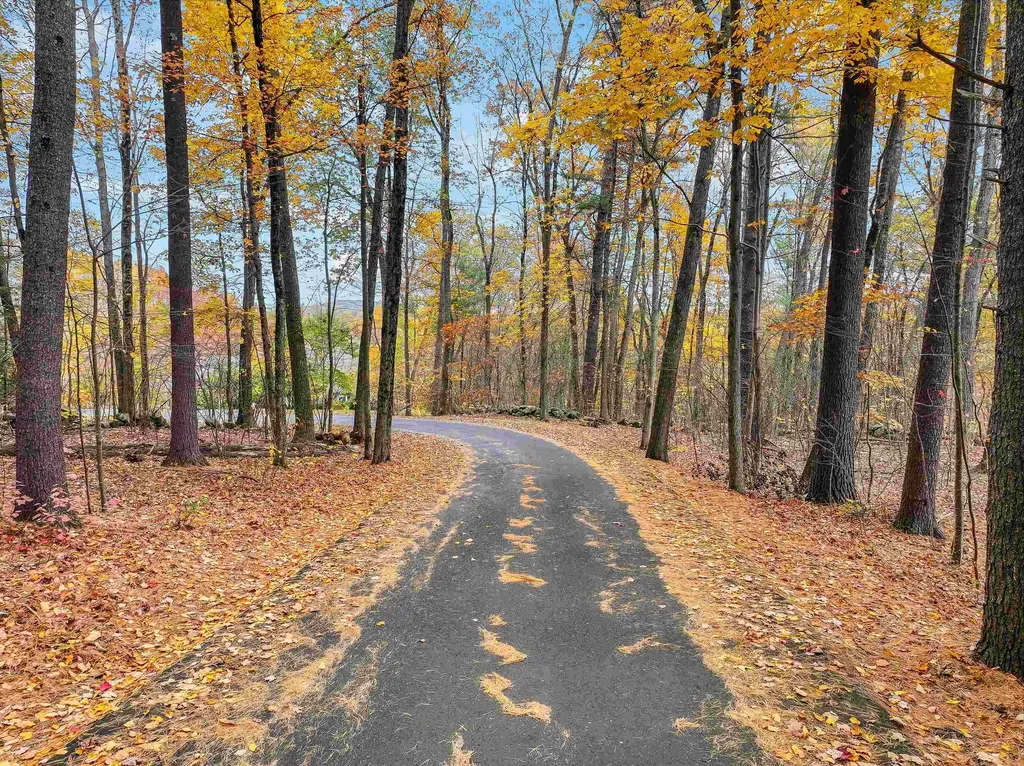 6 Whittemore Lane Amherst NH 03031