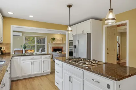 6 Whittemore Lane Amherst NH 03031