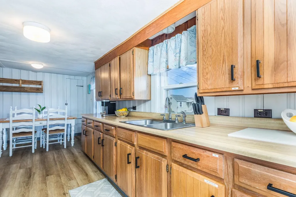 558 Winnacunnet Road Hampton NH 03842