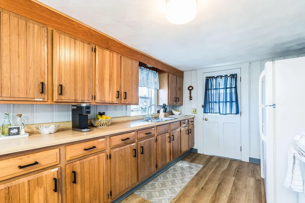 558 Winnacunnet Road Hampton NH 03842