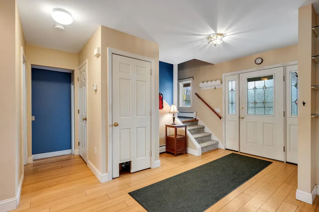 16 Lakewood Parkway Burlington VT 05408