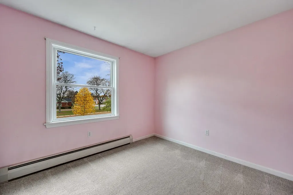 16 Lakewood Parkway Burlington VT 05408