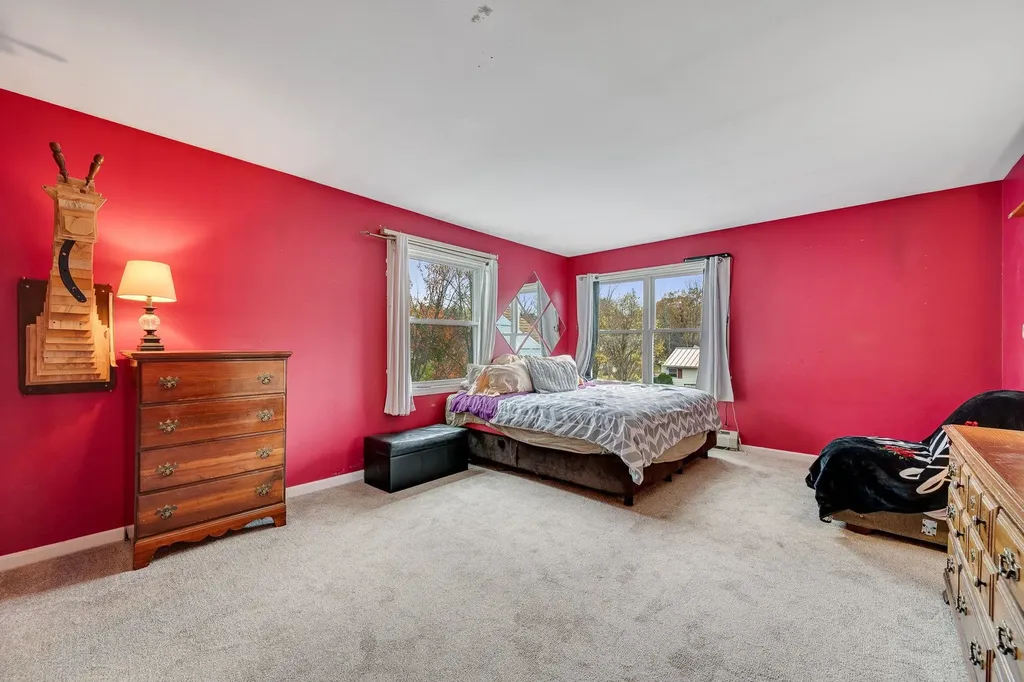 16 Lakewood Parkway Burlington VT 05408