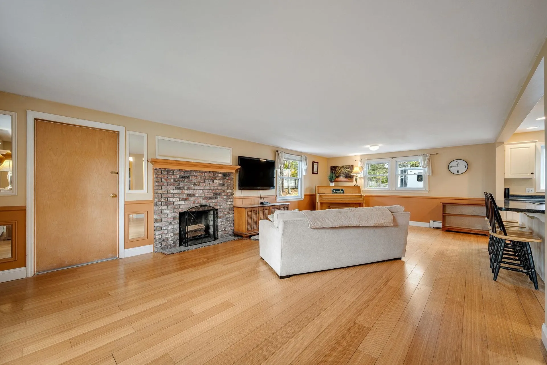 16 Lakewood Parkway Burlington VT 05408