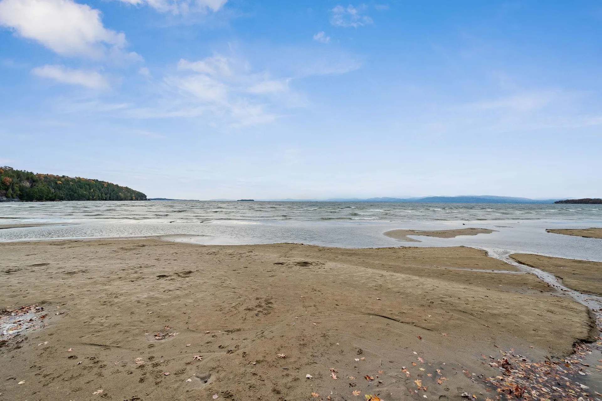 16 Lakewood Parkway Burlington VT 05408