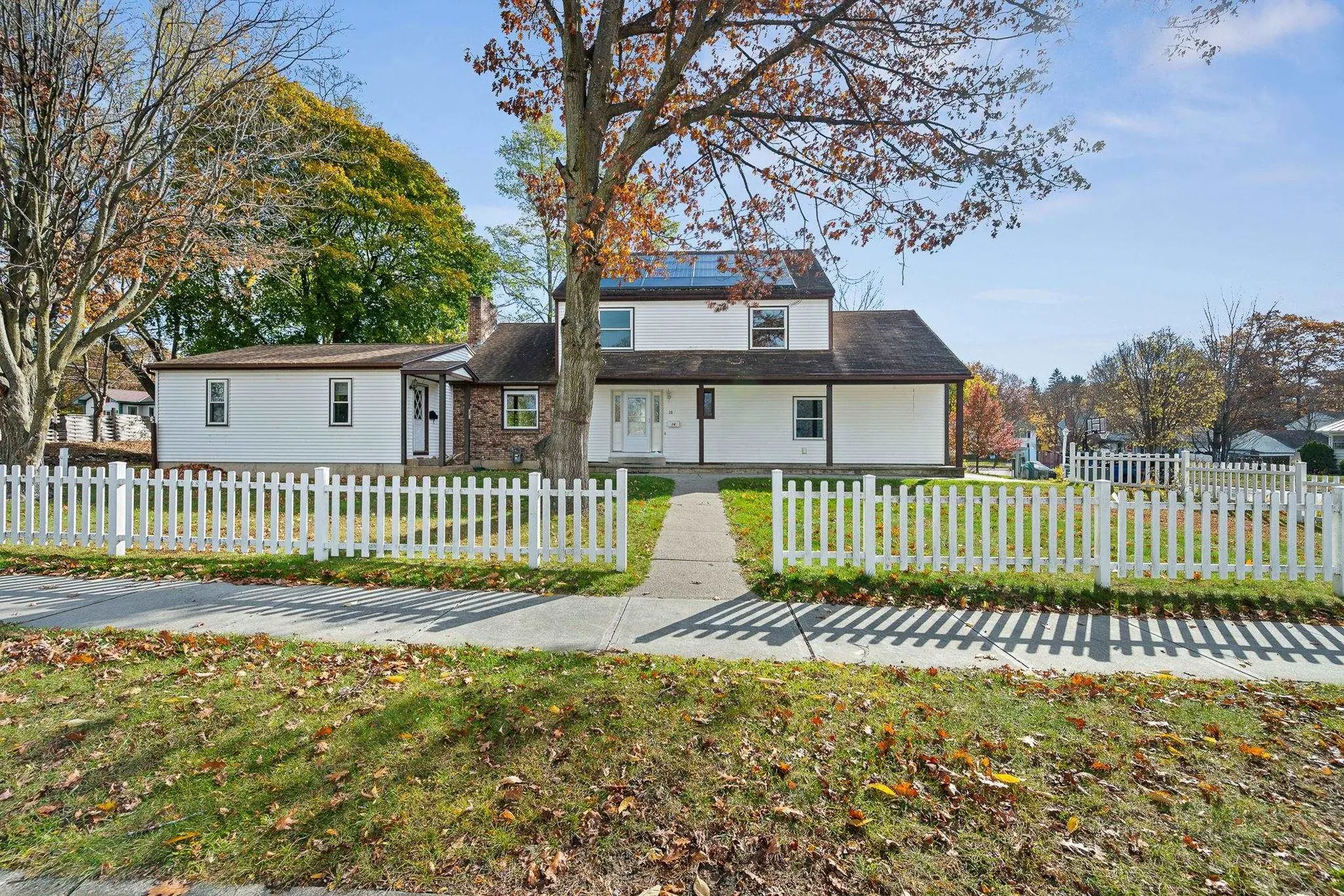 16 Lakewood Parkway Burlington VT 05408