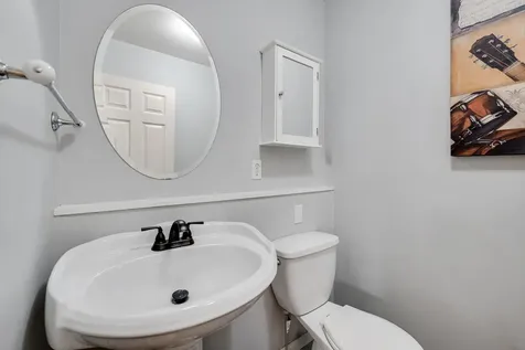 16 Lakewood Parkway Burlington VT 05408