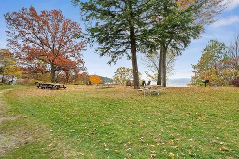 16 Lakewood Parkway Burlington VT 05408