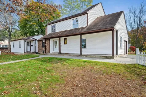 16 Lakewood Parkway Burlington VT 05408