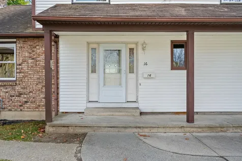 16 Lakewood Parkway Burlington VT 05408