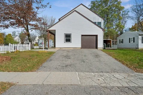 16 Lakewood Parkway Burlington VT 05408