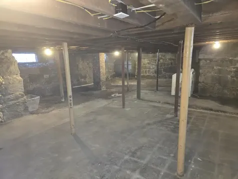 383 Concord Street Manchester NH 03104