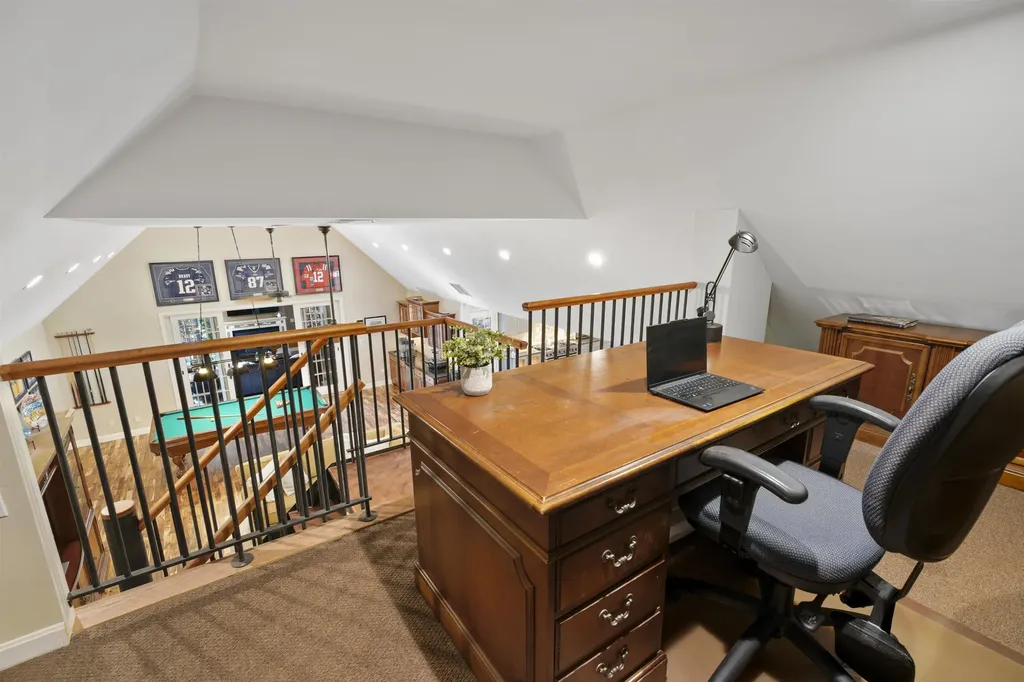 10 Barrington Drive Bedford NH 03110