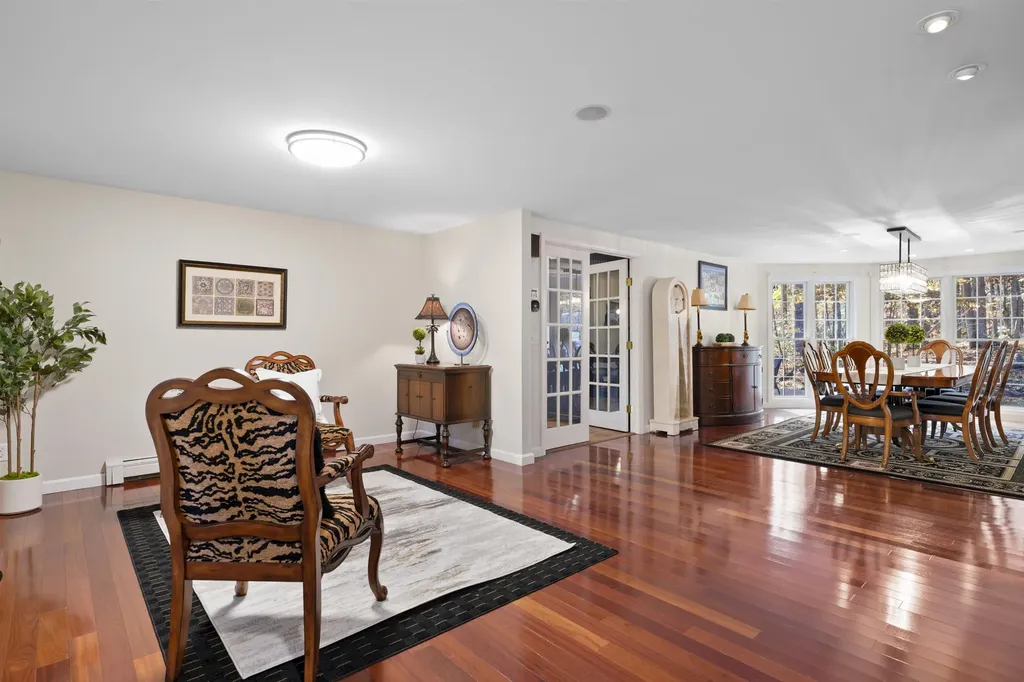 10 Barrington Drive Bedford NH 03110