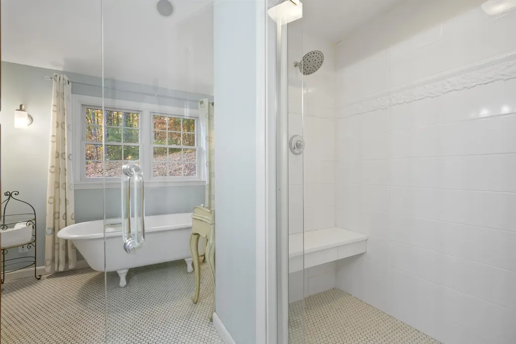 10 Barrington Drive Bedford NH 03110