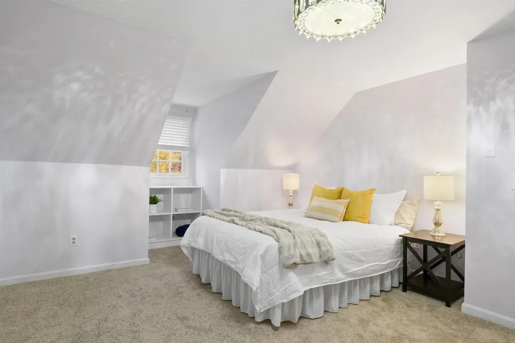 10 Barrington Drive Bedford NH 03110