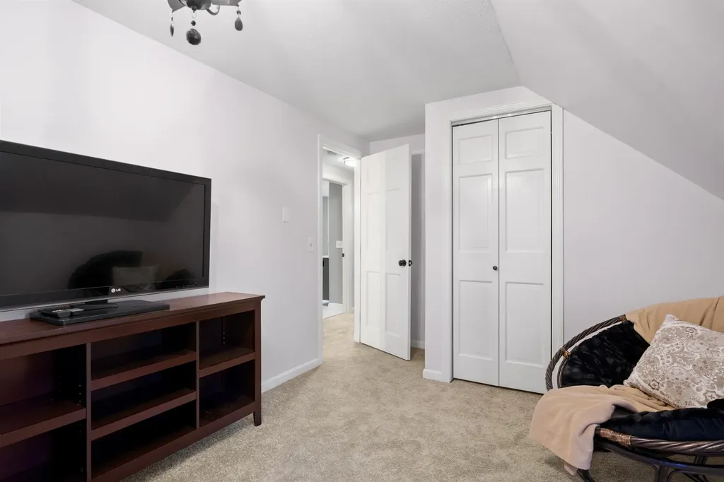 10 Barrington Drive Bedford NH 03110