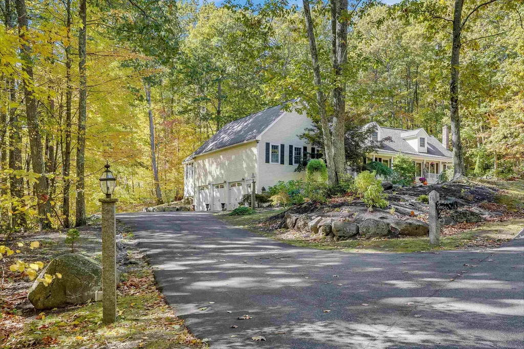 10 Barrington Drive Bedford NH 03110