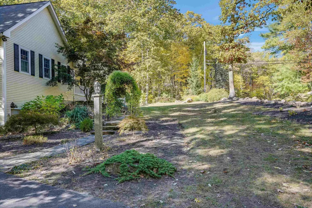 10 Barrington Drive Bedford NH 03110