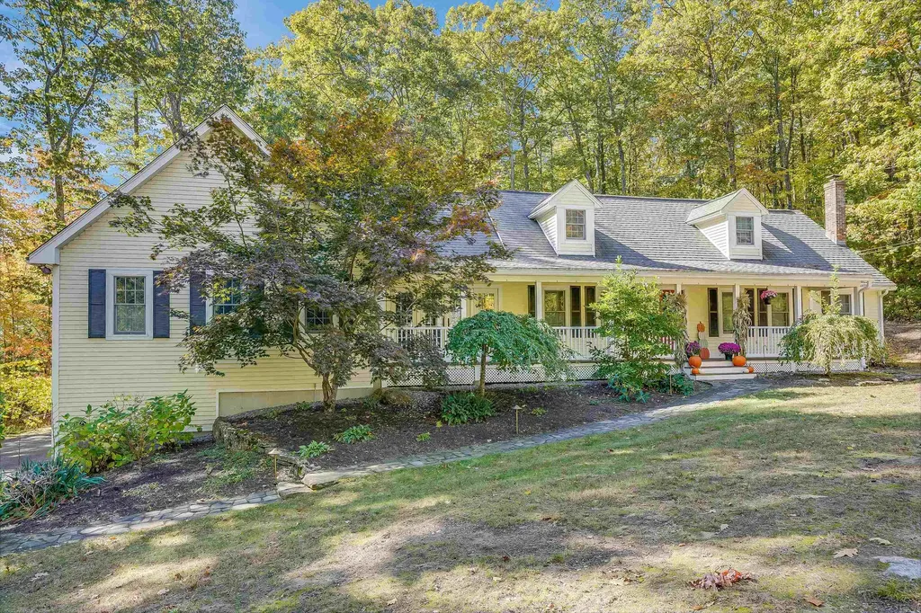 10 Barrington Drive Bedford NH 03110